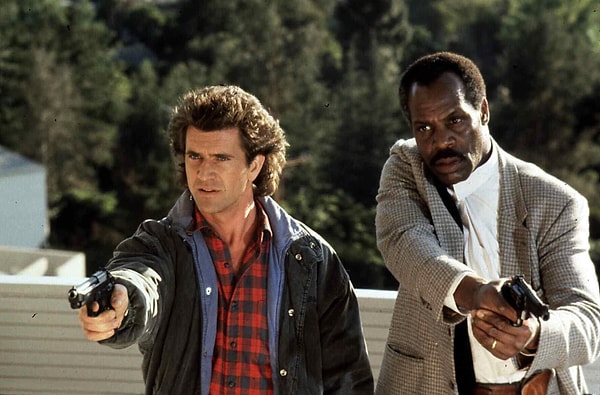 18. Cehennem Silahı filminden Martin Riggs ve Roger Murtaugh