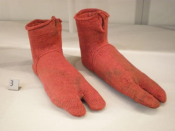 1. En eski çorap (2.500 yıl)