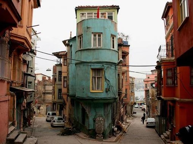 4. Çok güzel oldu, çok da iyi oldu. Kimse kimsenin oturduğuna karışamaz.