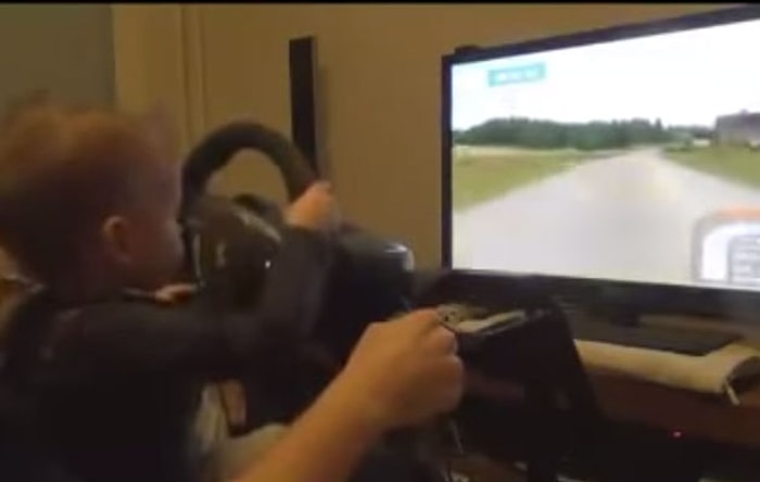 Rallicilere Taş Çıkaran Bebek