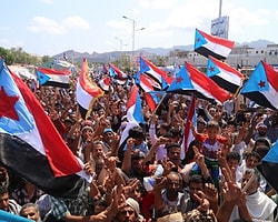 Aden'de Toplanan Yüzlerce Gösterici 'Ayrılık İstedi'