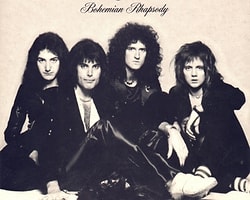 300 milyondan fazla albüm satmış, müziğiyle onlarca efsane rock grubunu etkilemiş Queen'in frontmanı Freddie Mercury...