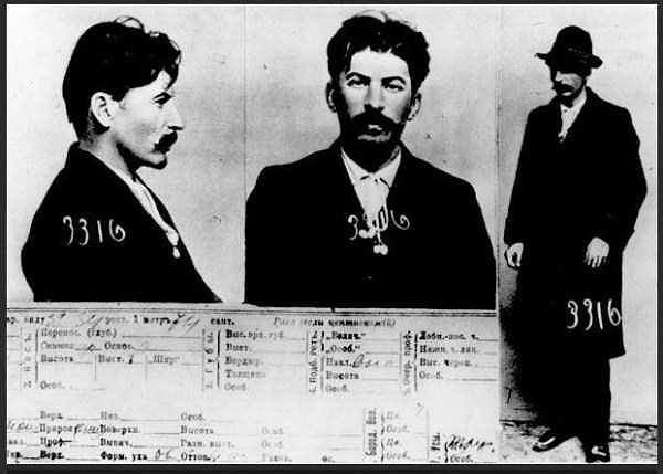 12. Okhrana çar gizli polisi tarafından düzenlenen Stalin sabıka fotoğrafı, 1911.