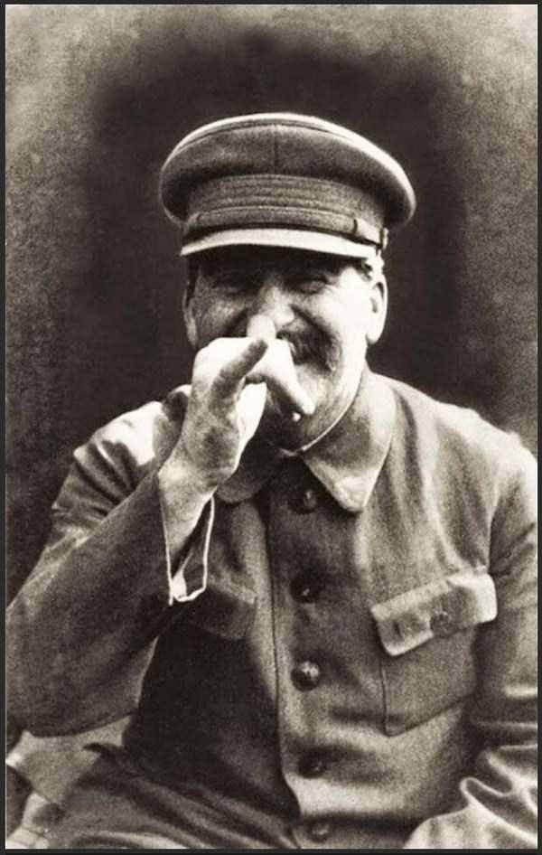 13. Stalin'in koruması Vlasik tarafından çekilen fotoğrafı, yılı bilinmiyor.