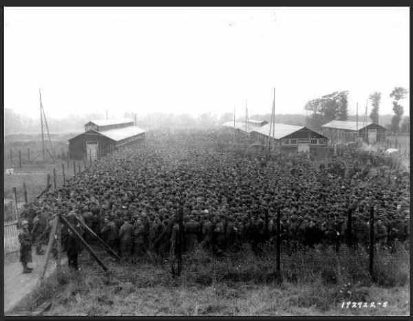41. Alman savaş esirleri Nonant le Pin esir kampında, 1944.
