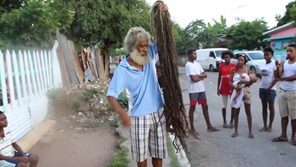 40 Yıldır Saçlarını Uzatan Adam