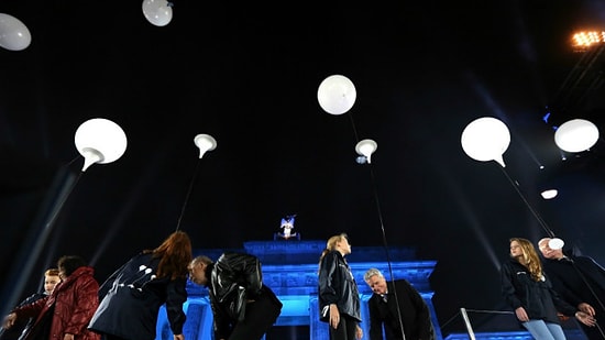 Berlin Duvarının Yıkılışının Yıldönümünde Balonlu Kutlama