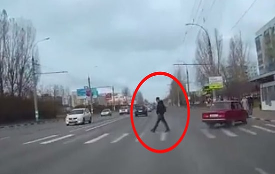 Ezilmekten Son Anda Kurtulan Adamın İstifini Bozmadan Yola Devam Etmesi