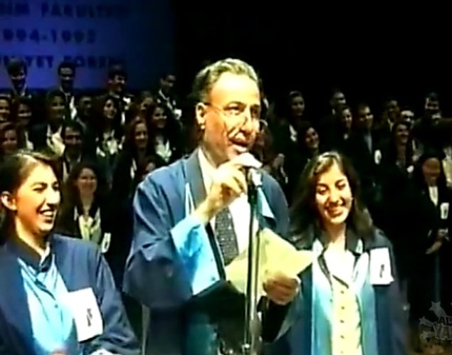 6. 48 yaşında yaptığı yüksek lisans tez konusu kendisiymiş. "Beni kimse araştırmayacak galiba, ben yapayım" diyerek işe koyulmuş.