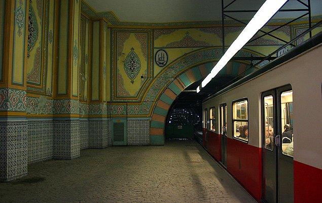 3. 1875 yılında yapılan Tünel, Dünya üzerindeki en eski 3. metrodur.