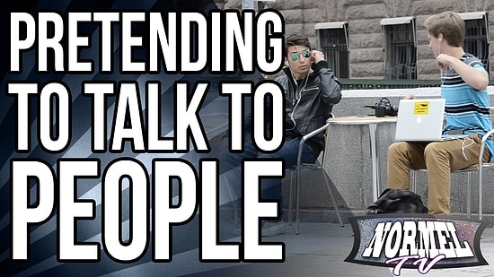 İnsanlarla Konuşuyor Gibi Yapmak | Şaka İçerir