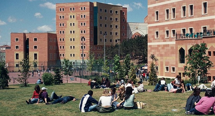 Yeditepe Üniversitesi'nin Havasını Soluduğunuza İşaret 11 Madde