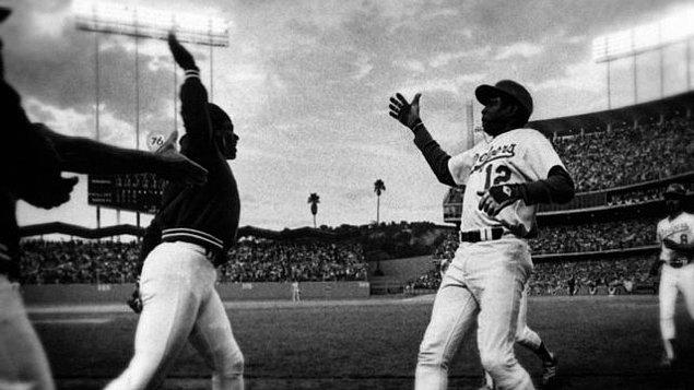 6. High-Five'ın İlk Fotoğrafı (LA Dodgers’ Glenn Burke ve Dusty Baker, 1977)