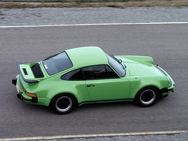 16. 1975 porsche 911