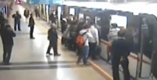 İzmir'de Metro'da Kalbine Yenik Düştü