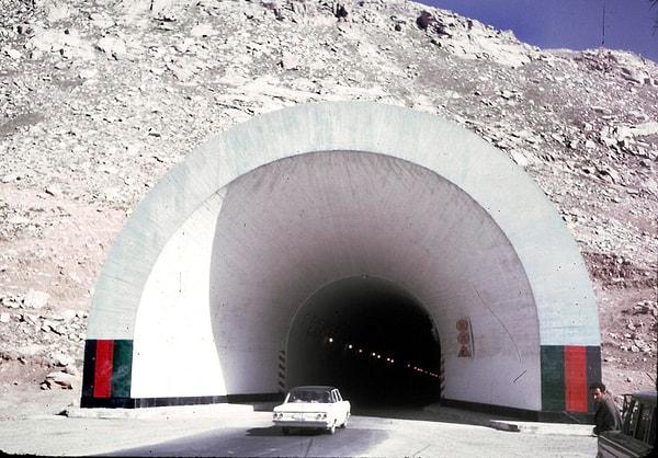 24. Kuzey ve Güney Afganistan'ı birbirine bağlayan, zamanında Sovyetler'in yaptığı Salang Tüneli