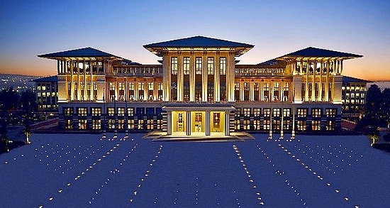 Ak Saray'ı Satılığa Çıkardılar