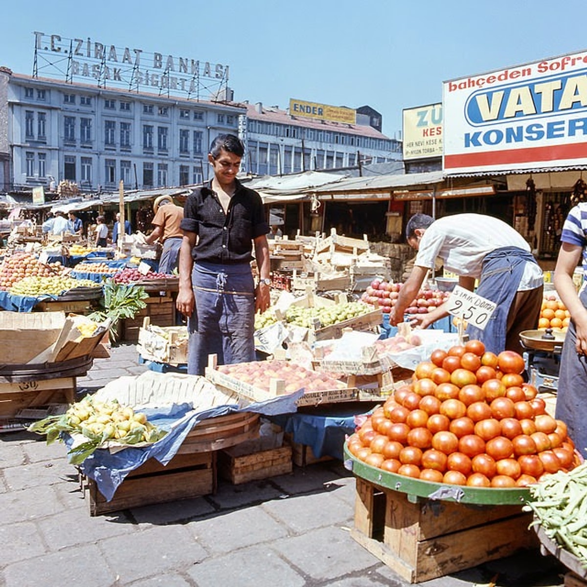 Турция 90 х. Турция 70-е годы. Турция 1990. Эминеню Стамбул базар. Турция 70е.
