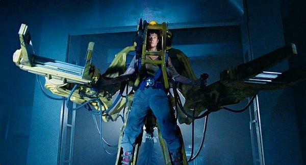 33. Aliens'ten "Ellen Ripley'in Robo-Kostümü"