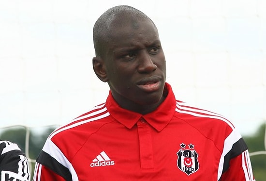 Takipçisi 'Beni Sabah Namazına Kaldır' Dedi, Demba Ba Cep Numarasını İstedi