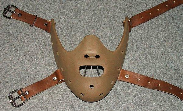 13. Kuzuların Sessizliği'nden "Hannibal Lecter’ın kısmi maskesi"