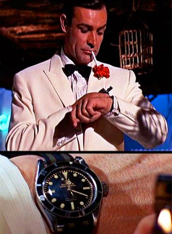 21. James Bond'dan "Bond'un çok işlevli saati"