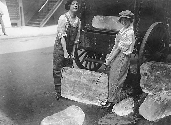 20. Buz teslimatı yapan kadınlar, 1918.