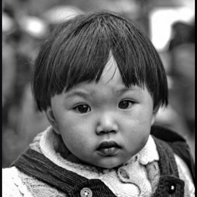 2. Çin’de, yılda 1 milyon kız çocuğu doğar doğmaz öldürülüyor. Dünyada bu yolla kaybedilen kadın sayısı 40-50 milyonu buluyor.