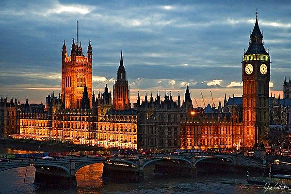 1 ) İngiltere - Londra / Place Of Westminster