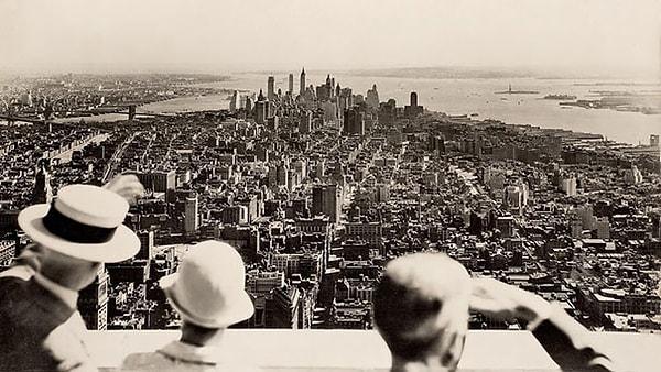 34. Empire State binasının açılışında binanın en üstünden çekilen manzara fotoğrafı, 1931.