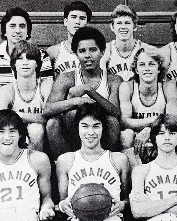44. Barack Obama üniversitedeki basketbol takımıyla.