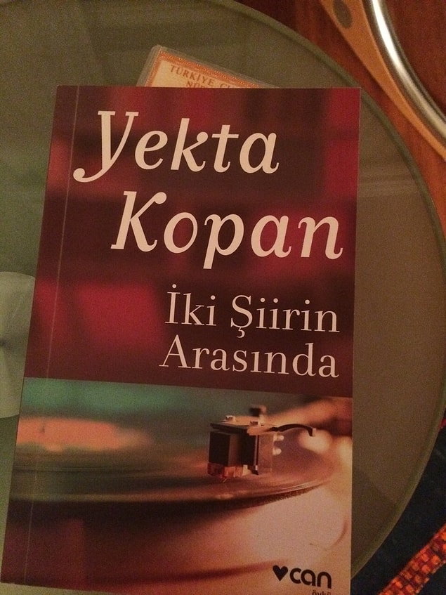 9. “Hayat dediğin, bir cümleye yenik düşmek. Bir kelimeye. Bir heceye.”