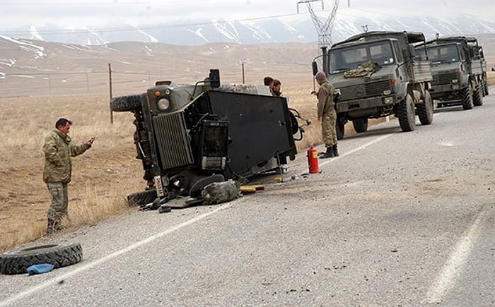 Çukurca'da Askeri Araç Devrildi: 1 Şehit, 2 Yaralı