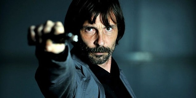2. Behzat Ç.: Bir Ankara Polisiyesi (2010-2013) IMDB Puanı : 8.8