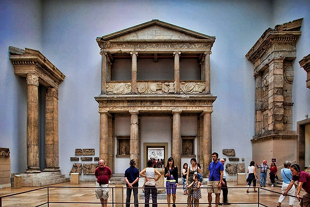 Athena Tapınağı Propylonu (Bergama ) - Berlin müzesi