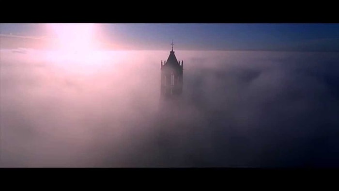 Sisler İçindeki Utrecht Dom Kulesi'ne Drone ile Bakmak