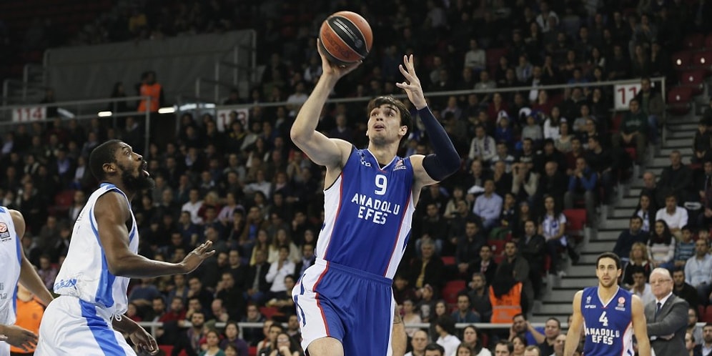 Anadolu Efes'ten Sassari'ye Dev Fark