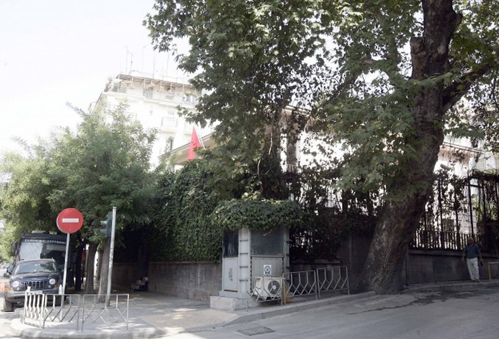 Selanik'teki Tükiye Başkonsolosluğu'na Molotof kokteylli Saldırı