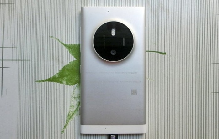 Lumia 1020 Gibi Kamera Çıkıntısına Sahip Yeni Microsoft Lumia Cihazı Görüntülendi