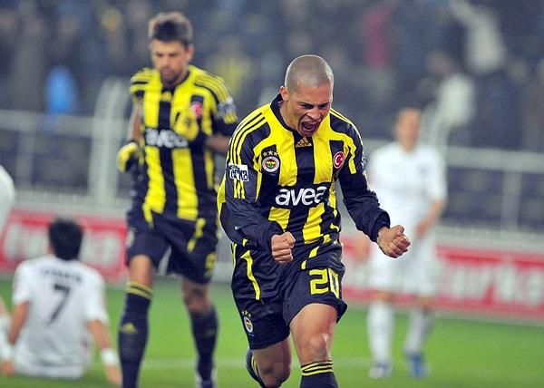 8. Fenerbahçe'nin Avrupa Kupaları tarihinde, en çok oynayan ve en çok gol atan futbolcusu oldu.