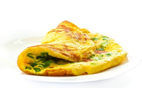 5. Yumurtanın çok mutlu olduğu dakikalar: Keçi peynirli otlu omlet