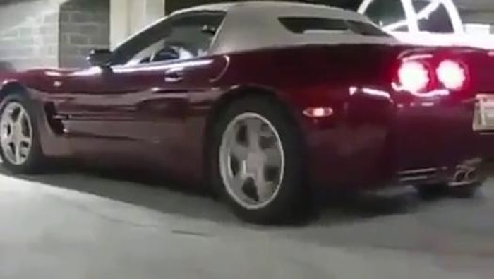 Müşterilerin Lüks Arabalarını Hunharca Kullanan Sinsi Valeler