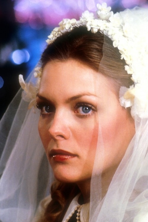 Michelle Pfeiffer, 1980 yapımı Falling in Love Again filminde 23 yaşındaydı. Son filmi The Family'de 56 yaşında.