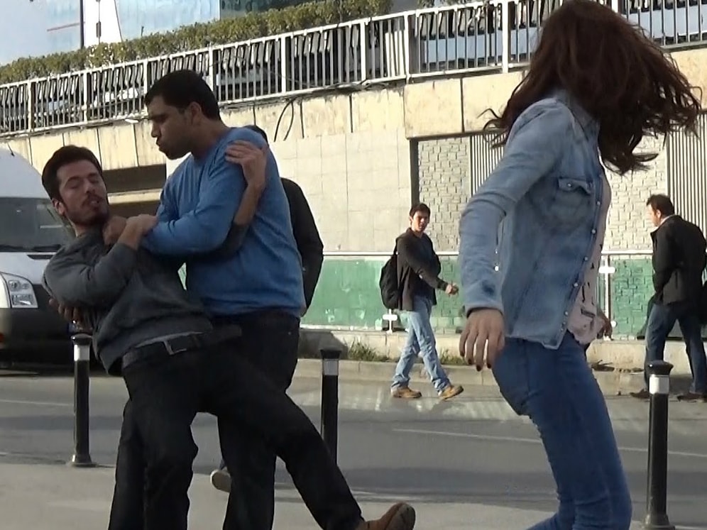 Erkeklere (De) Şiddete Hayır! | Sosyal Deney İçerir