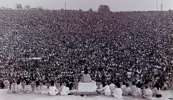 23. Woodstock açılış seremonisi, New York, 14 Ağustos 1969