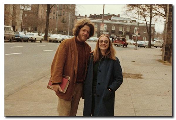 25. Bill Clinton ve Hillary Clinton üniversite öğrencisiyken, 1973