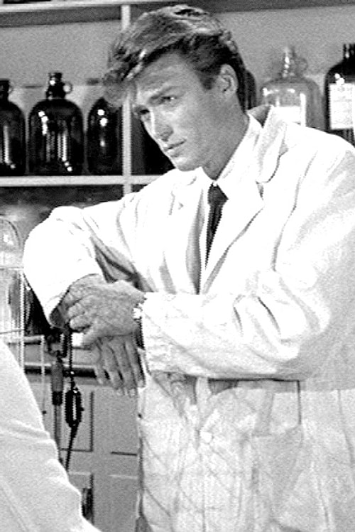 Clint Eastwood 1955 yapımı Revenge of the Creature'da 25 yaşındaydı. Son filmi Hayatımın Atışı'nda 82 yaşında.