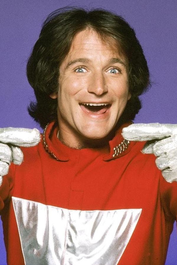 25. Robin Williams 1978'de Mork & Mindy'de yer aldığında 27'sindeydi. Hayata veda etmeden önceki son filmi Asabi Adam'da 63 yaşındaydı.