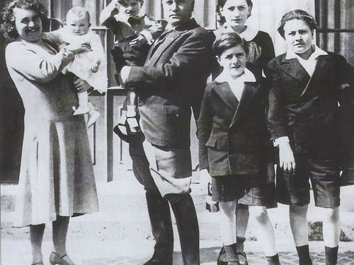 Mussolini'nin gözdesi "Villa Torlonia"
