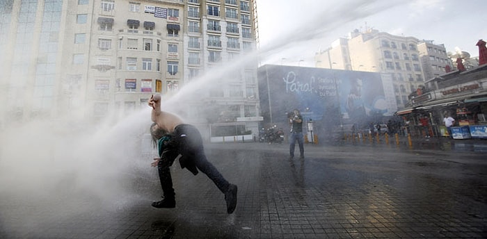 Türkiye'nin 2014 İnsan Hakları Karnesi: 2 Bini Aşkın İnsan Hayatını Kaybetti